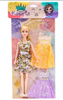 Фото #2 Кукла Miss Kapriz с набором платьев в пак.