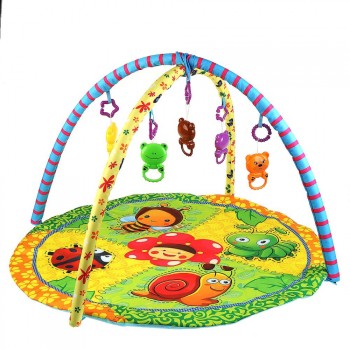 Детский игровой коврик `Божья коровка` с игрушками на подвеске в пак.